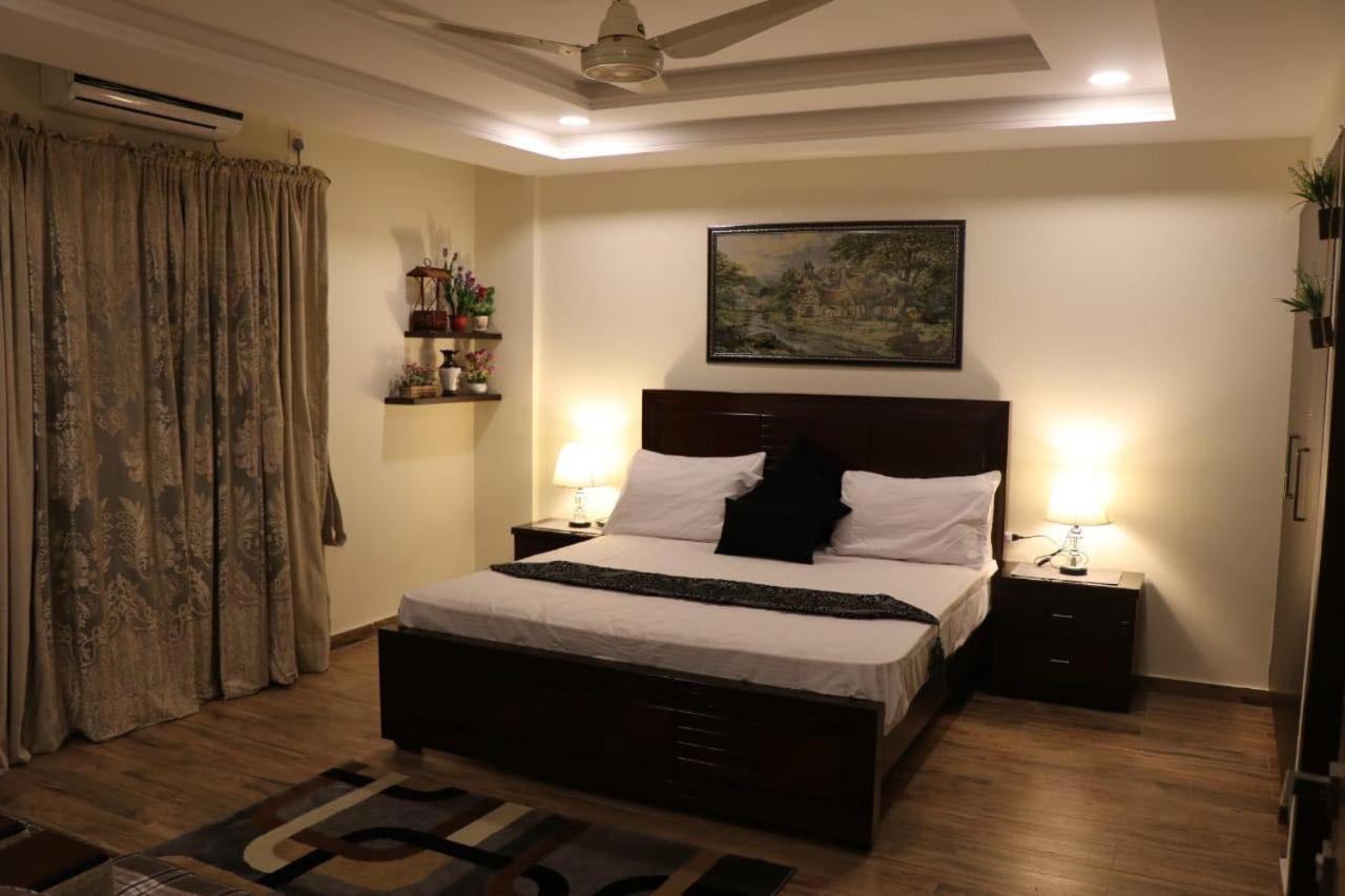Elegant & Charming One Bed Apartment In Bahria Town 拉瓦尔品第 外观 照片