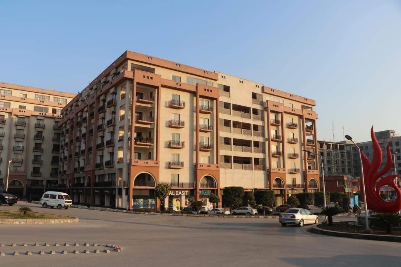 Elegant & Charming One Bed Apartment In Bahria Town 拉瓦尔品第 外观 照片